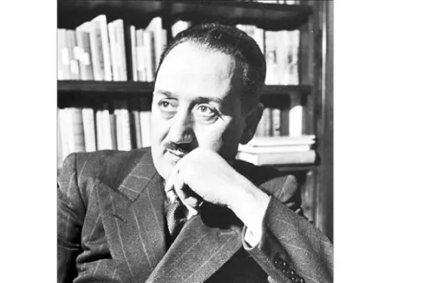 إيناسيو سيلوني... أجمع على عدائه اليمين واليسار