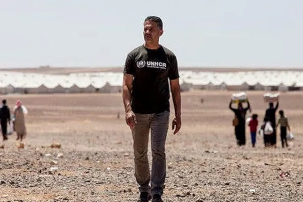 الأفغاني خالد حسيني ينظر إلى بلاده من بعيد... برعب وحزن