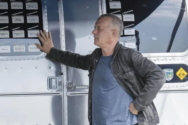 اشترى هانكس المقطورة أثناء تصوير فيلم «بلا نوم في سياتل» (بونهامز)