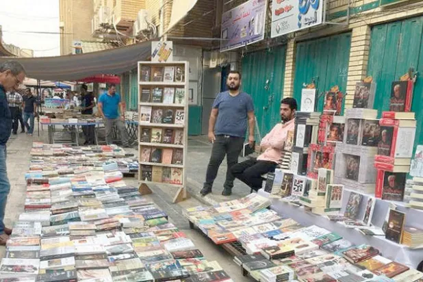 جانب من شارع المتنبي