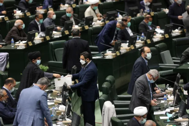 حكومة رئيسي تنال ثقة مجلس الشورى الإيراني