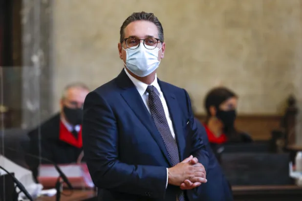 النمسا: السجن مع وقف التنفيذ لنائب المستشار السابق