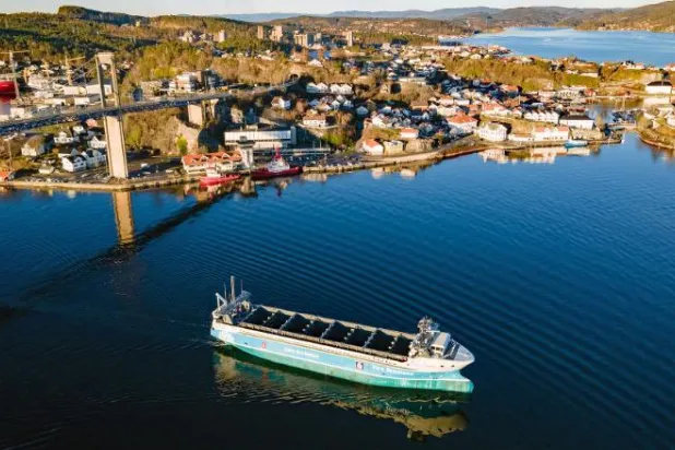 ستبحر في النرويج... أول سفينة شحن بالعالم من دون طاقم أو انبعاثات