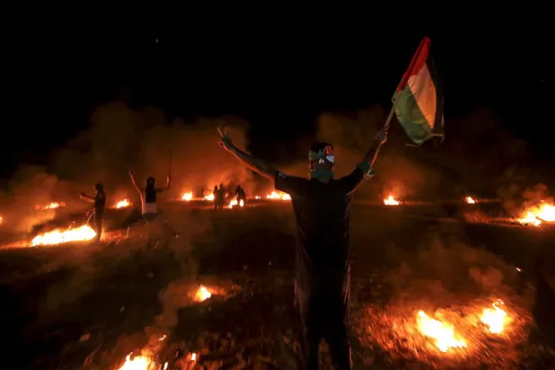 ضربات إسرائيلية على غزة بعد إطلاق بالونات حارقة من القطاع