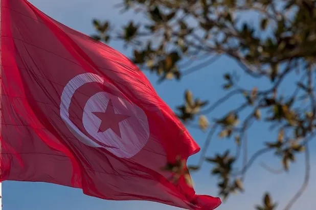 Tunus yargısı, Cezayir'e kaçtığı iddia edilen parti başkanı hakkında arama emri çıkardı