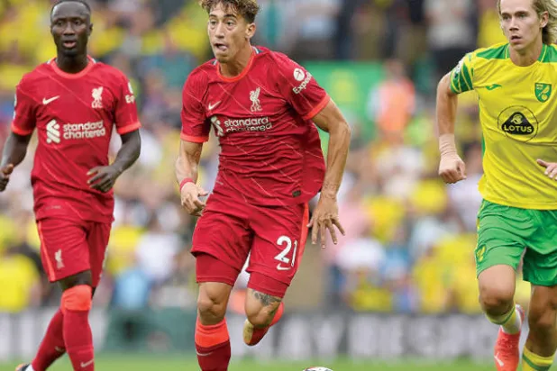 تسيميكاس يمنح ليفربول متنفساً جديداً في مركز الظهير الأيسر