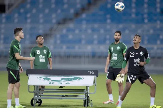 طائرة خاصة تنقل الأخضر السعودي إلى مسقط