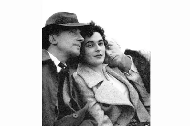 إيلوار (يسار) كانت له علاقات وثيقة مع رسامي عصره مثل ماكس أرنيست وبيكاسو وبريتون وغيرهم