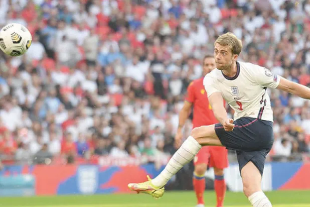 باتريك بامفورد... «ملياردير مزيف» انضم لمنتخب إنجلترا أخيراً