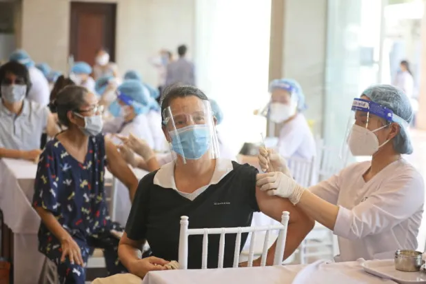 «الصحة العالمية» متشائمة حيال قدرة اللقاحات على وقف تفشي «كورونا»