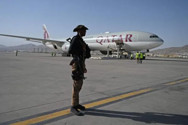 "طالبان" نے تقریبا 100 غیر ملکیوں کی روانگی کی اجازت دی ہے