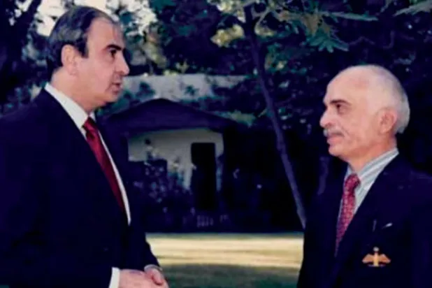 الملك حسين وطاهر المصري في حديقة قصر الأمير الحسن عام 1991