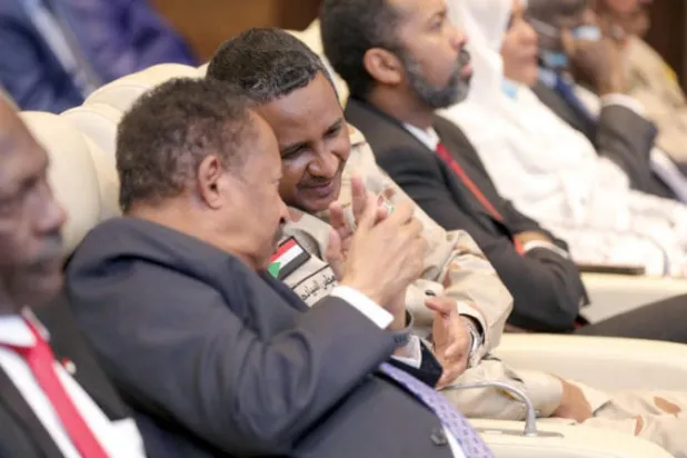 حميدتي وحمدوك يتعهدان دعم الانتقال وتعزيز الشراكة المدنية ـ العسكرية