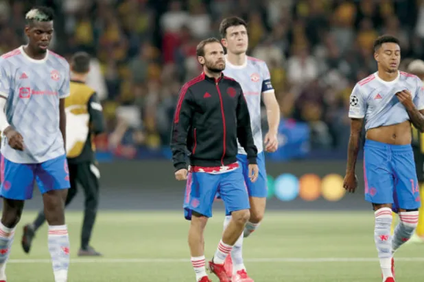 مانشستر يونايتد مطالب بردّ فعل بعد «النكسة» أمام يانغ بويز في دوري أبطال أوروبا (إ.ب.أ)