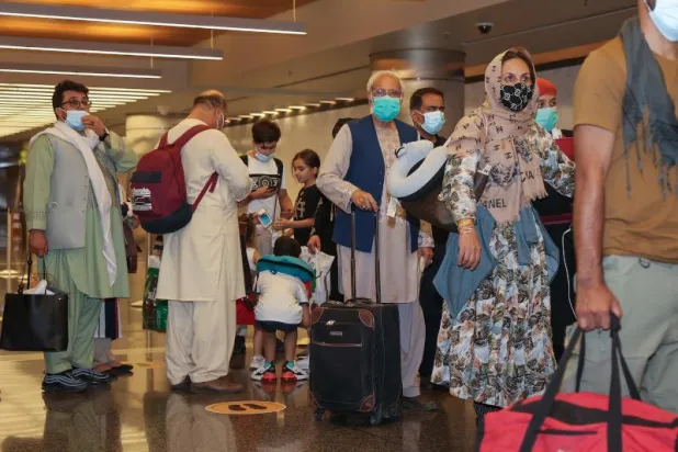 طائرة تقل 170 بينهم أميركيون وأوروبيون تغادر كابل إلى الدوحة