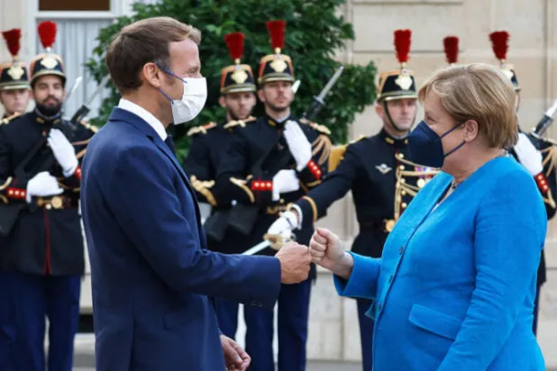 «أزمة الغواصات»: واشنطن تحتفل بـ«أوكوس» وتحاول تهدئة التوتر المفاجئ مع باريس