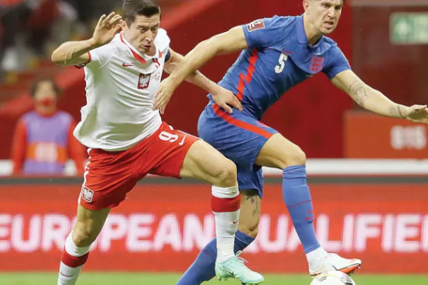 لماذا أصبح جون ستونز حبيساً لمقاعد البدلاء؟