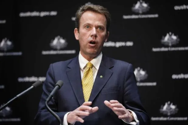 وزير التجارة الأسترالي يسعى للقاء نظيره الفرنسي في أزمة الغواصات