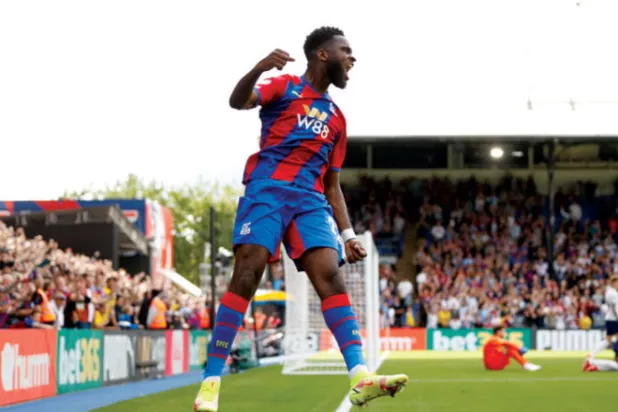 إدوارد لاعب كريستال بالاس... من نجم لامع في سان جيرمان إلى اسكوتلندا لتجنب دخول السجن في فرنسا