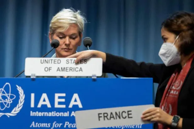 Uluslararası toplum Tahran'ı nükleer müzakerelerine davet ediyor