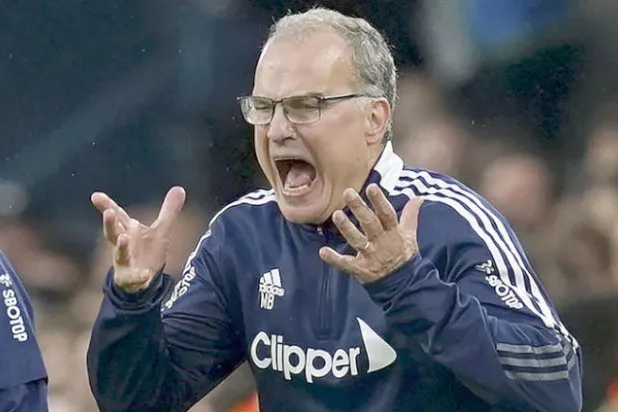 مارسيلو بيلسا مدرب ليدز (إ.ب.أ)