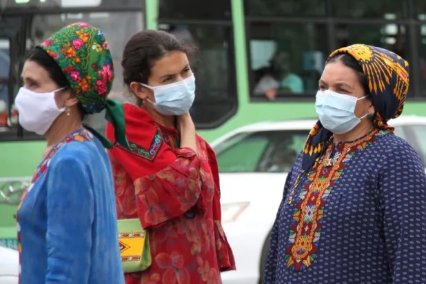 دولة تزعم عدم تسجيل أي إصابة بـ«كورونا»... ونشطاء يتهمونها بالكذب