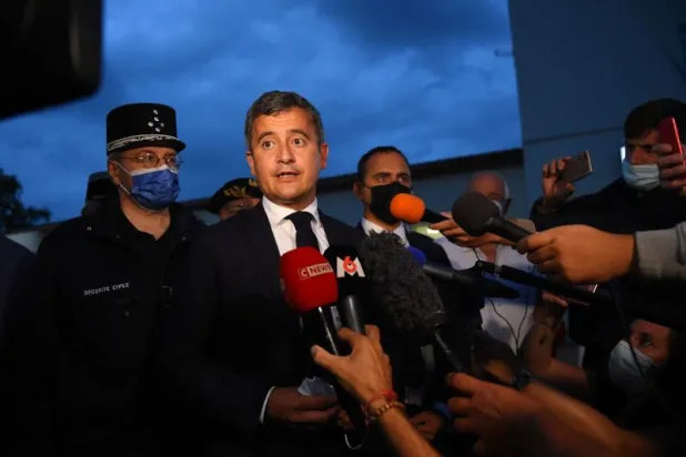 فرنسا تعتزم إغلاق ستّة مساجد وحلّ جمعيات «تروّج للتطرف»