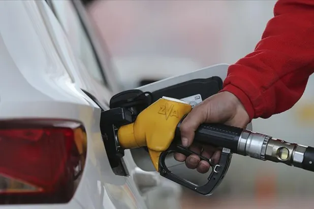 Benzine 29 kuruş zam yapıldı