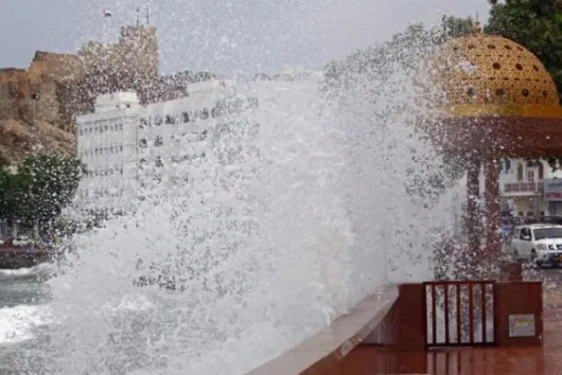 Umman'da Şahin Kasırgası sebebiyle iki gün tatil ilan edildi