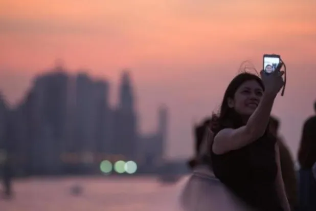 عدد وفيات صور «السيلفي» تضاعف 3 مرات بعد رفع قيود «كورونا»