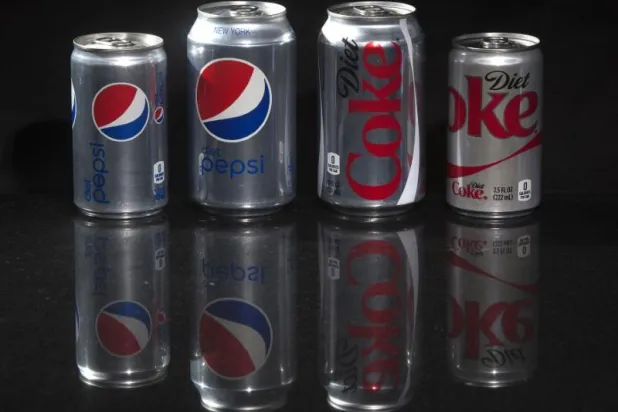 مشروبات «الصودا الدايت» تزيد الرغبة في تناول الطعام... والسبب؟