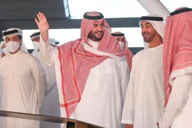 Abu Dabi Veliaht Prensi, Expo 2020 Dubai’de Suudi Arabistan standını ziyaret etti