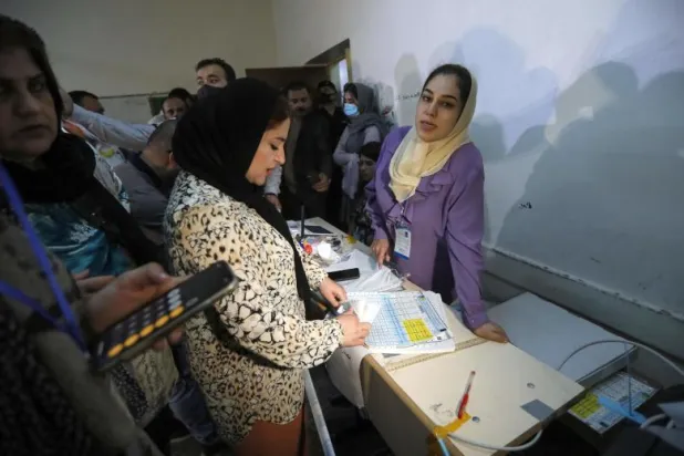 العراق: نسبة المشاركة في التصويت الخاص بلغت 69%