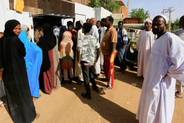 إغلاق الموانئ يضاعف الأزمة المعيشية في السودان