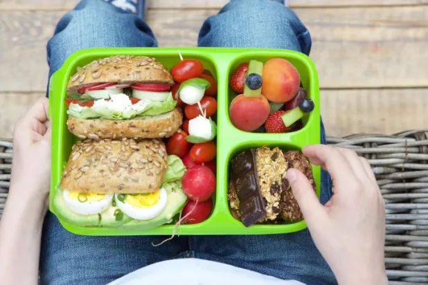 الوجبات المدرسية المصنوعة في المنزل... صحية أم ضارة؟