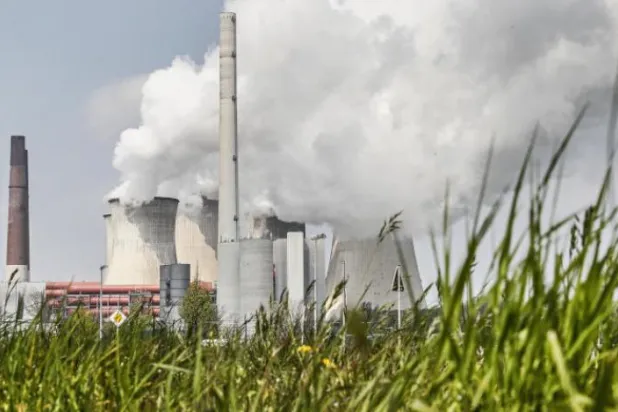 Uluslararası Enerji Ajansı, 2021-2022 küresel petrol talebi tahminlerini yükseltti