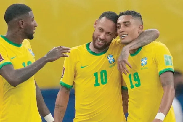 البرازيل تعود إلى طريق الانتصارات بفوز كبير على أوروغواي