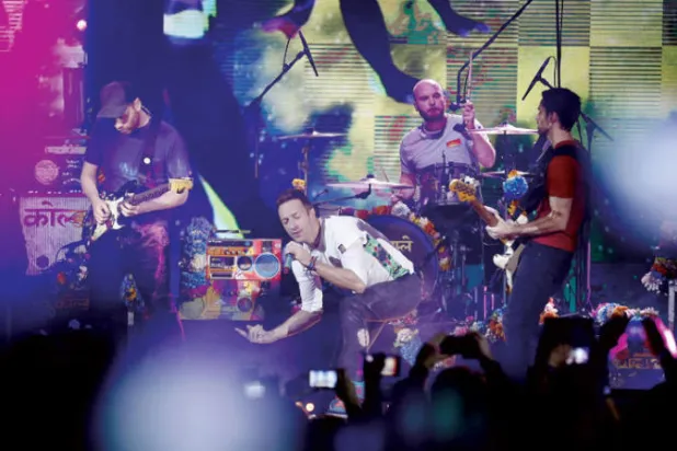 فرقة «كولدبلاي» تراعي المعايير البيئية في جولتها سنة 2022