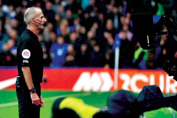 تقنية الفار لا تزال في مرحلة التطور... وأخطاء الحكام «الكوميدية» تتواصل