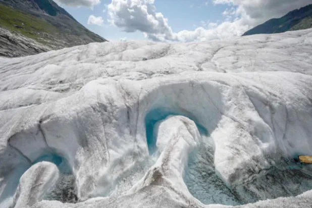 الأنهر في سويسرا تفقد 1 % من كتلتها الجليدية