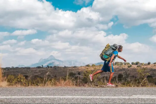 فيلم وثائقي يبدد أساطير السفر عبر أفريقيا