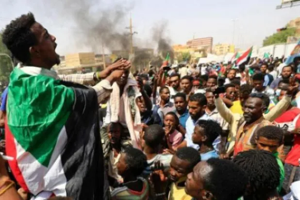 السودان... «انقلاب» أم تصحيح للثورة؟ (تحليل إخباري)