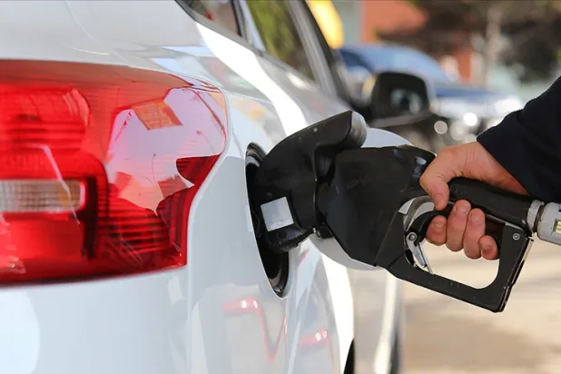 Benzinde 25 kuruş indirim