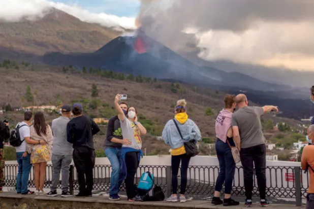 بركان لابالما يتحوّل لمزار سياحي