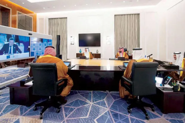 خادم الحرمين يؤكد على الطاقة النظيفة