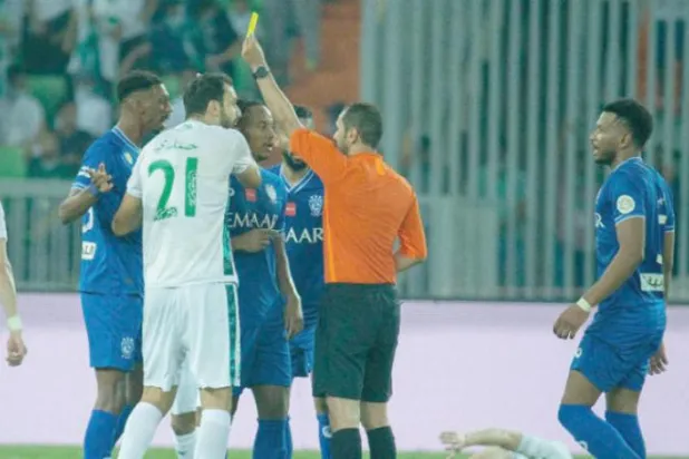  داوری سعودی در معرض طوفان؛ نیمی از باشگاه‌ها به داوران خارجی پناه می‌برند 