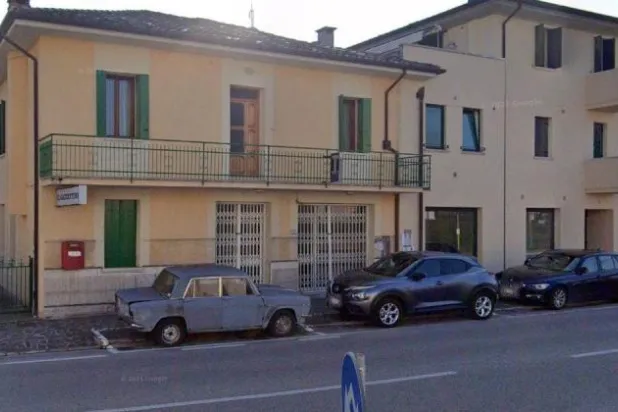 سيارة متوقفة منذ 47 عاماً تصبح معلماً سياحياً في إيطاليا