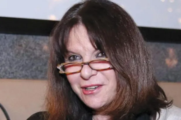 Fransız Senatör Nathalie Goulet, Şarku'l Avsat'a konuştu:Lübnanlılar hükümetlerinin eylemlerinin bedelini ödüyorlar