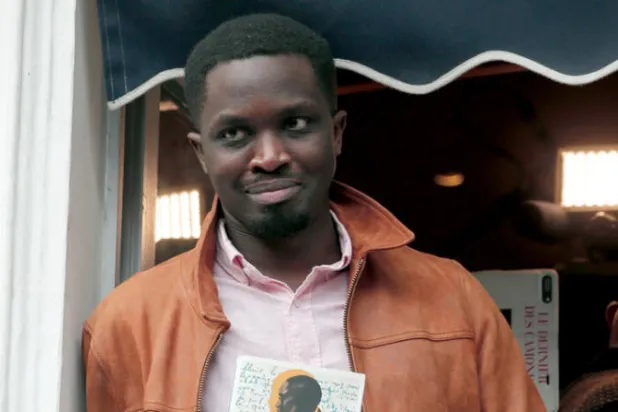 روائي سنغالي يفوز بجائزة «غونكور» الفرنسية