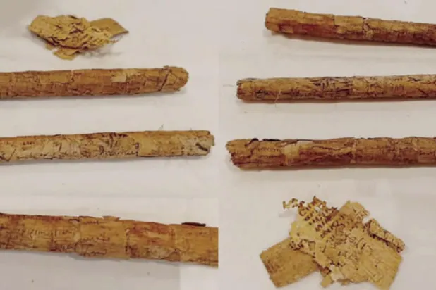 مصر تُحبط تهريب مخطوطات أثرية ولفائف بردي